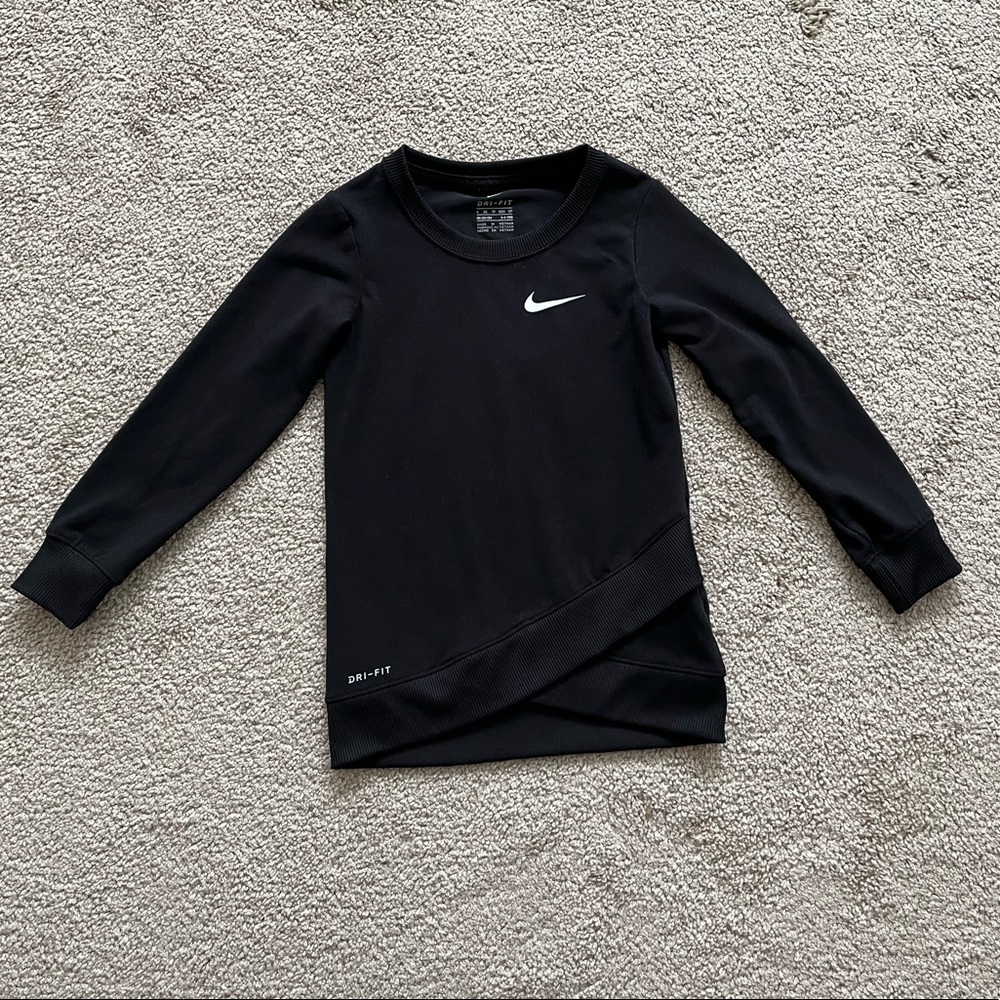 Nike top